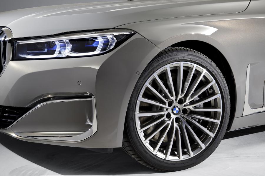 Детали экстерьера BMW 750Li xDrive (G12) 2019 года  (WW) (фото 9 из 164)